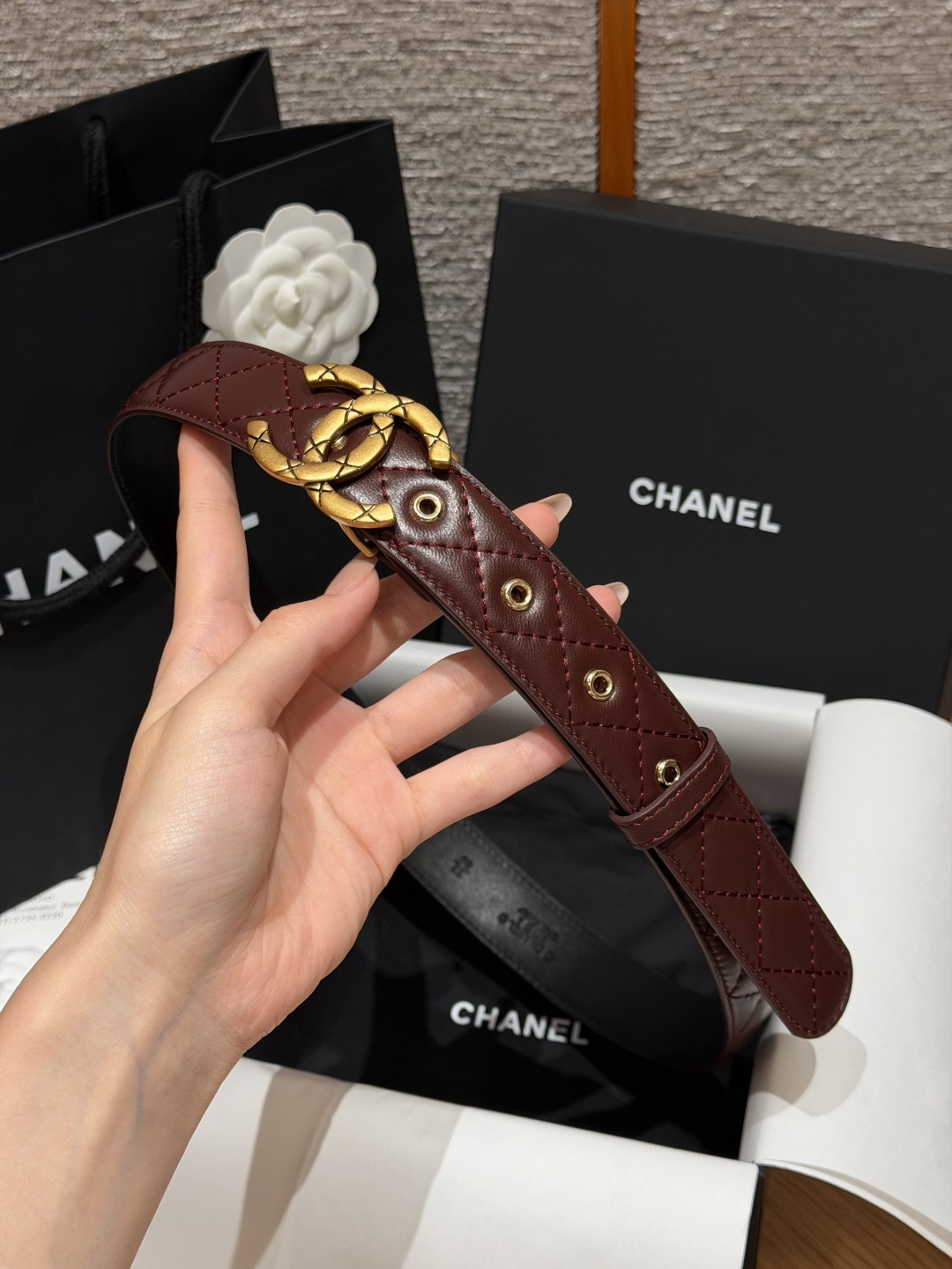 香家✨ Leather Belt 30mm皮质腰带 进口胎羊皮与金属。热门菱格绗缝小牛皮,标志性双C扣,裙装裤装都适配。 香家✨ Leather Belt 30mm皮质腰带 进口胎羊皮与金属。热门菱格绗缝小牛皮,标志性双C扣,裙装裤装都适配。