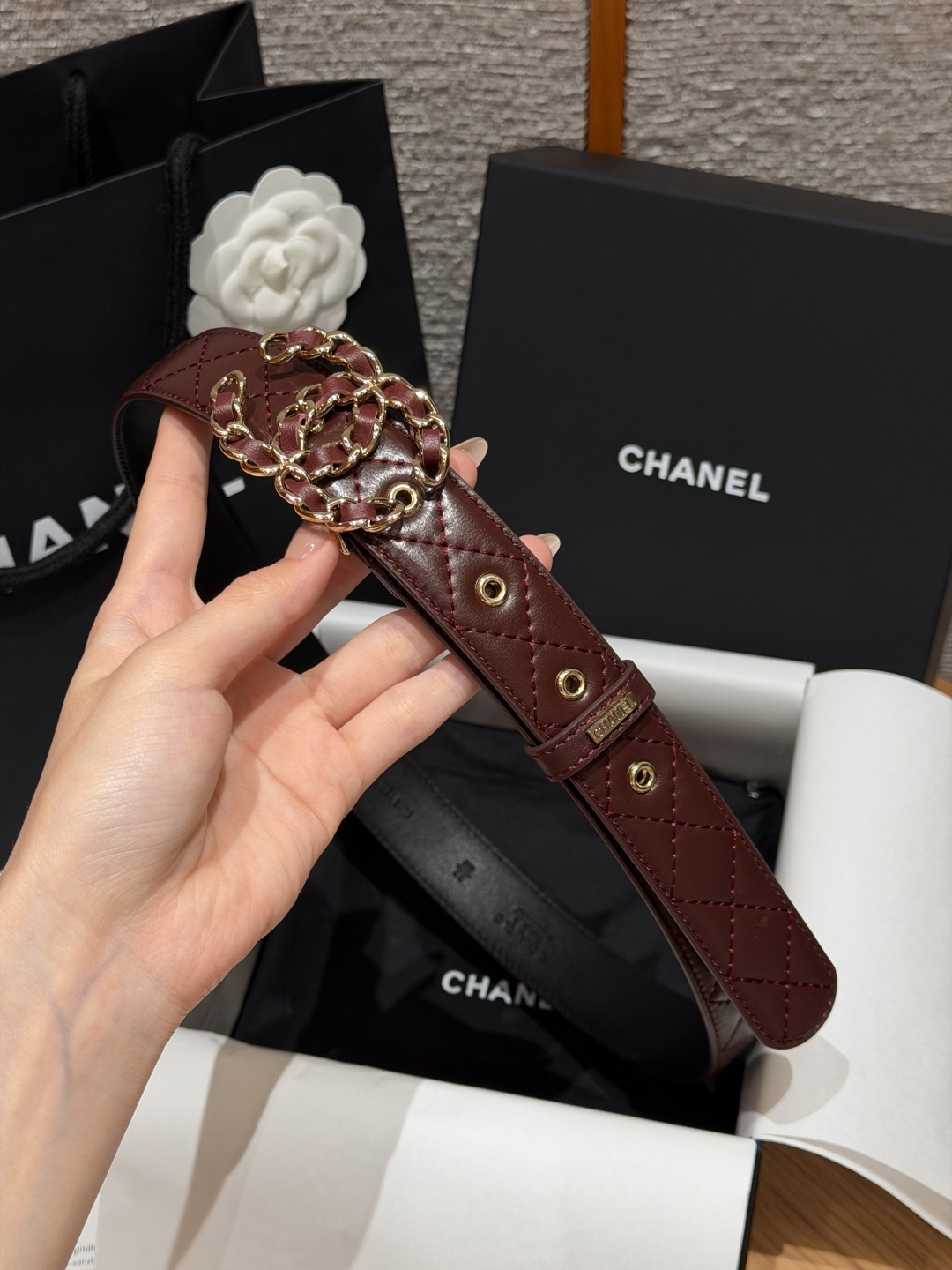 香家✨ Leather Belt 30mm皮质腰带 进口胎羊皮与金属。热门菱格绗缝小牛皮，标志性双C扣，裙装裤装都适配。