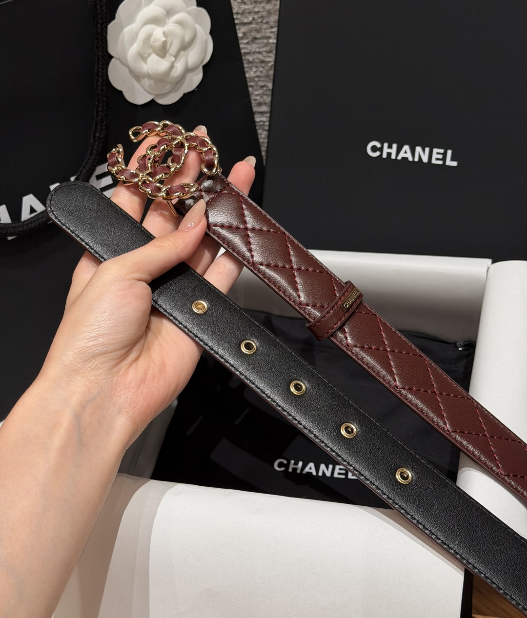 香家✨ Leather Belt 30mm皮质腰带 进口胎羊皮与金属。热门菱格绗缝小牛皮，标志性双C扣，裙装裤装都适配。