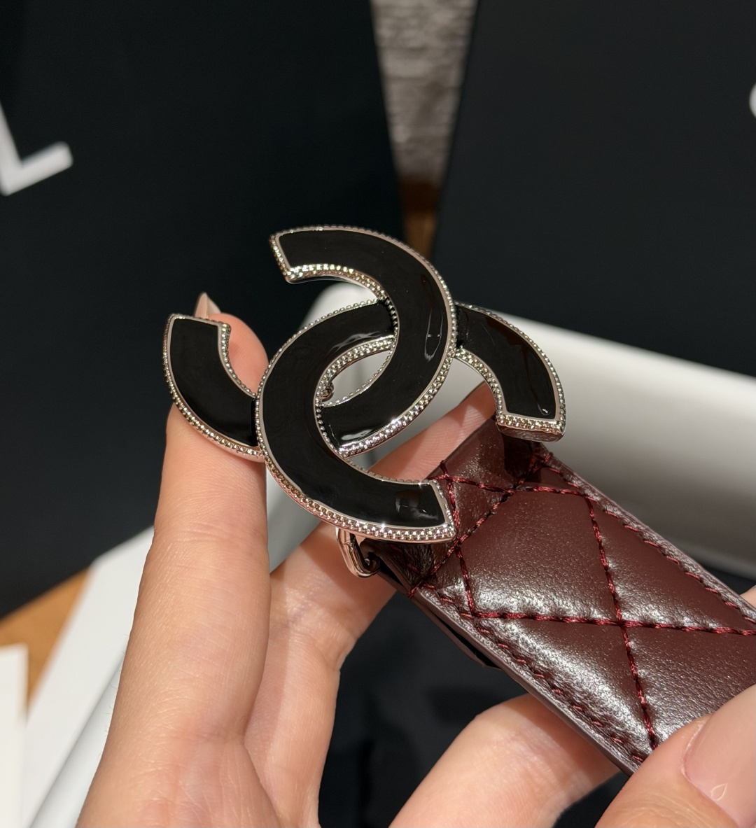 香家✨ Leather Belt 30mm皮质腰带 进口胎羊皮与金属。热门菱格绗缝小牛皮，标志性双C扣，裙装裤装都适配。