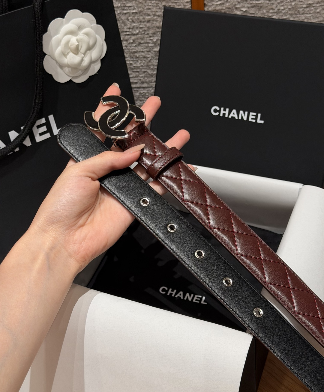 香家✨ Leather Belt 30mm皮质腰带 进口胎羊皮与金属。热门菱格绗缝小牛皮，标志性双C扣，裙装裤装都适配。