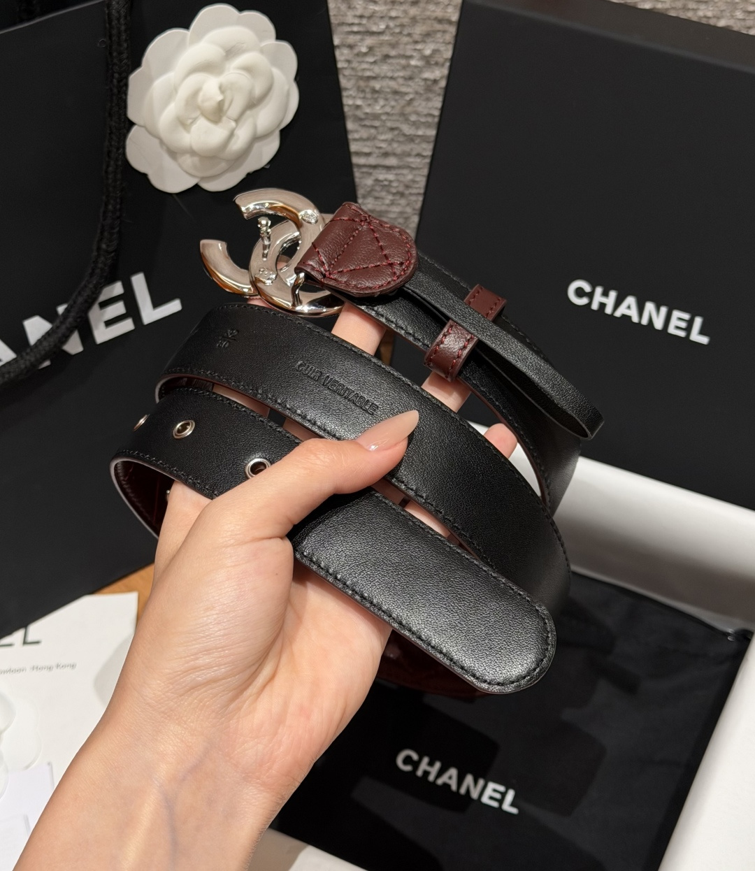 香家✨ Leather Belt 30mm皮质腰带 进口胎羊皮与金属。热门菱格绗缝小牛皮，标志性双C扣，裙装裤装都适配。