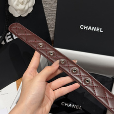 香家✨ Leather Belt 30mm皮质腰带 进口胎羊皮与金属。热门菱格绗缝小牛皮,标志性双C扣,裙装裤装都适配。 香家✨ Leather Belt 30mm皮质腰带 进口胎羊皮与金属。热门菱格绗缝小牛皮,标志性双C扣,裙装裤装都适配。