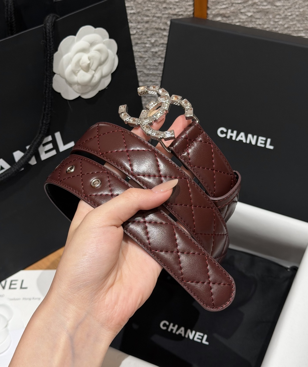 香家✨ Leather Belt 30mm皮质腰带 进口胎羊皮与金属。热门菱格绗缝小牛皮,标志性双C扣,裙装裤装都适配。 香家✨ Leather Belt 30mm皮质腰带 进口胎羊皮与金属。热门菱格绗缝小牛皮,标志性双C扣,裙装裤装都适配。