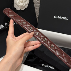 香家✨ Leather Belt 30mm皮质腰带 进口胎羊皮与金属。热门菱格绗缝小牛皮,标志性双C扣,裙装裤装都适配。 香家✨ Leather Belt 30mm皮质腰带 进口胎羊皮与金属。热门菱格绗缝小牛皮,标志性双C扣,裙装裤装都适配。