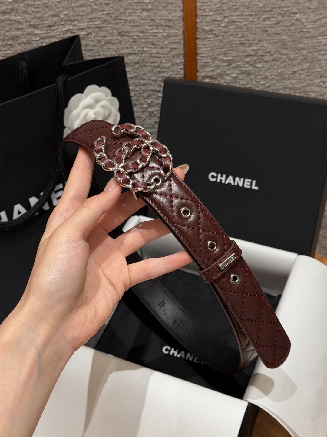 香家✨ Leather Belt 30mm皮质腰带 进口胎羊皮与金属。热门菱格绗缝小牛皮,标志性双C扣,裙装裤装都适配。 香家✨ Leather Belt 30mm皮质腰带 进口胎羊皮与金属。热门菱格绗缝小牛皮,标志性双C扣,裙装裤装都适配。