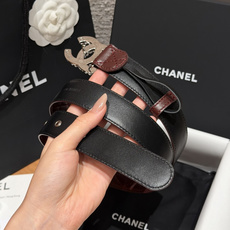 香家✨ Leather Belt 30mm皮质腰带 进口胎羊皮与金属。热门菱格绗缝小牛皮,标志性双C扣,裙装裤装都适配。 香家✨ Leather Belt 30mm皮质腰带 进口胎羊皮与金属。热门菱格绗缝小牛皮,标志性双C扣,裙装裤装都适配。