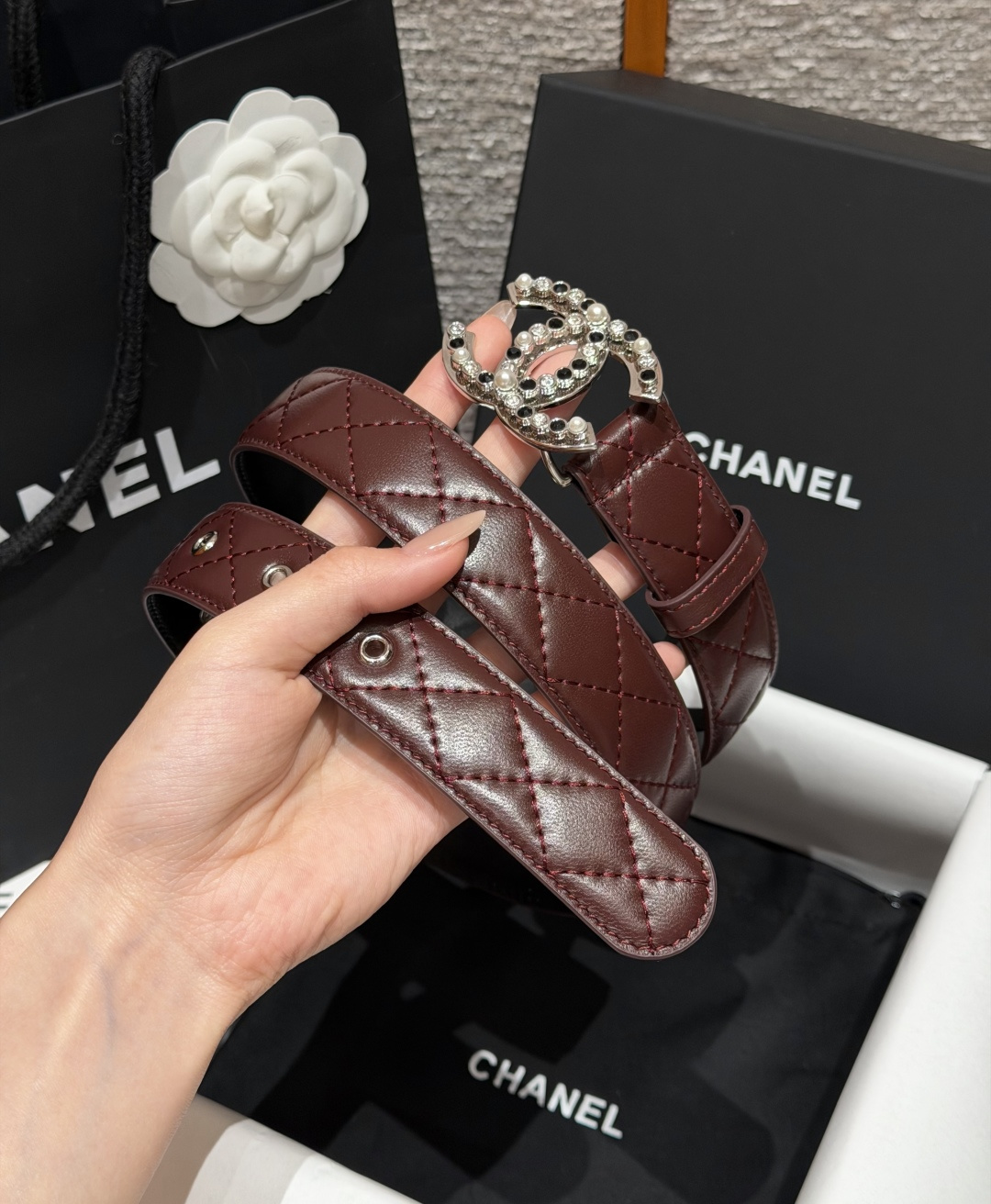 香家✨ Leather Belt 30mm皮质腰带 进口胎羊皮与金属。热门菱格绗缝小牛皮,标志性双C扣,裙装裤装都适配。 香家✨ Leather Belt 30mm皮质腰带 进口胎羊皮与金属。热门菱格绗缝小牛皮,标志性双C扣,裙装裤装都适配。