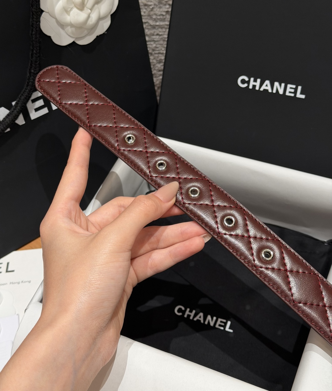 香家✨ Leather Belt 30mm皮质腰带 进口胎羊皮与金属。热门菱格绗缝小牛皮,标志性双C扣,裙装裤装都适配。 香家✨ Leather Belt 30mm皮质腰带 进口胎羊皮与金属。热门菱格绗缝小牛皮,标志性双C扣,裙装裤装都适配。