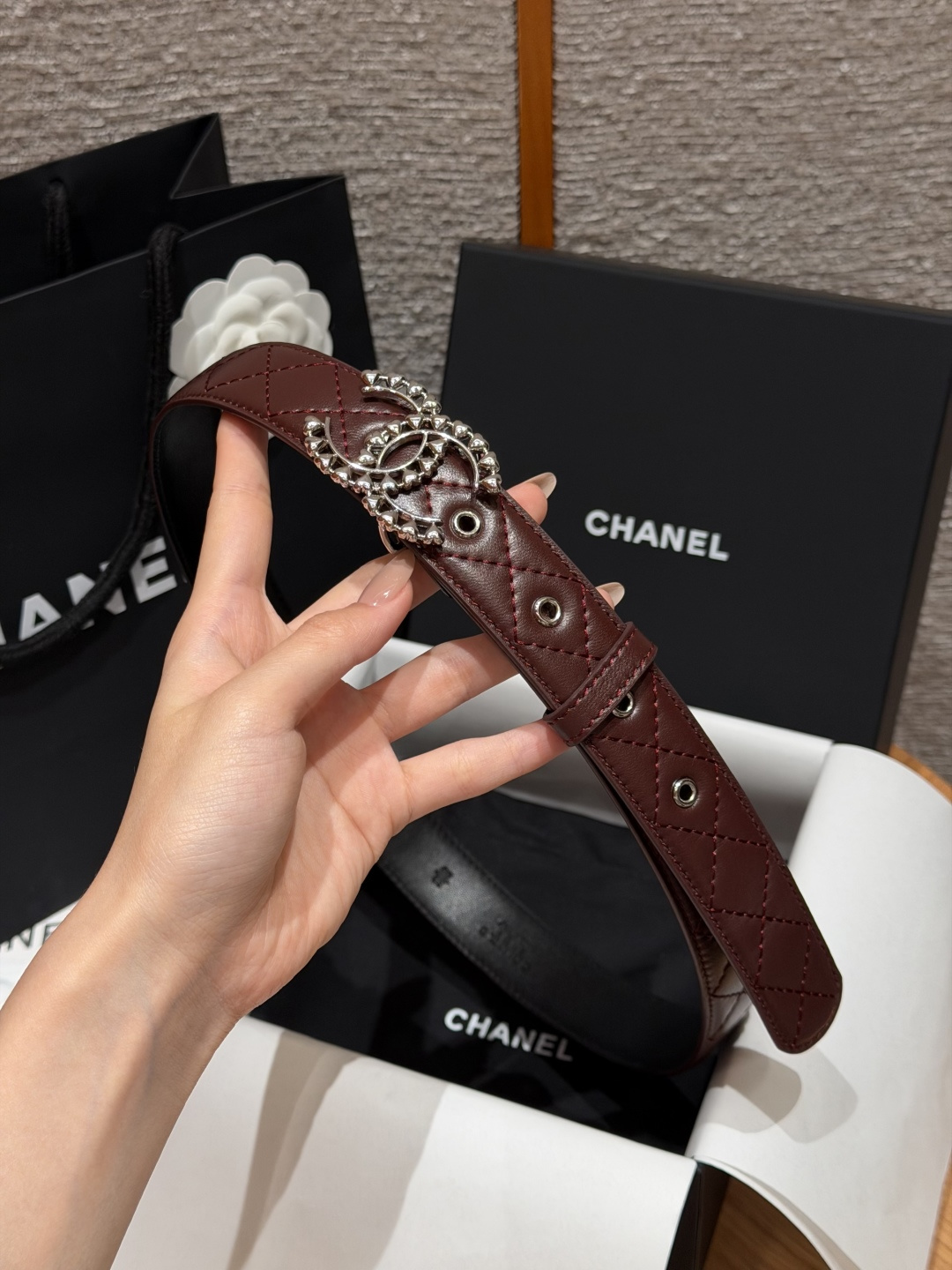 香家✨ Leather Belt 30mm皮质腰带 进口胎羊皮与金属。热门菱格绗缝小牛皮，标志性双C扣，裙装裤装都适配。