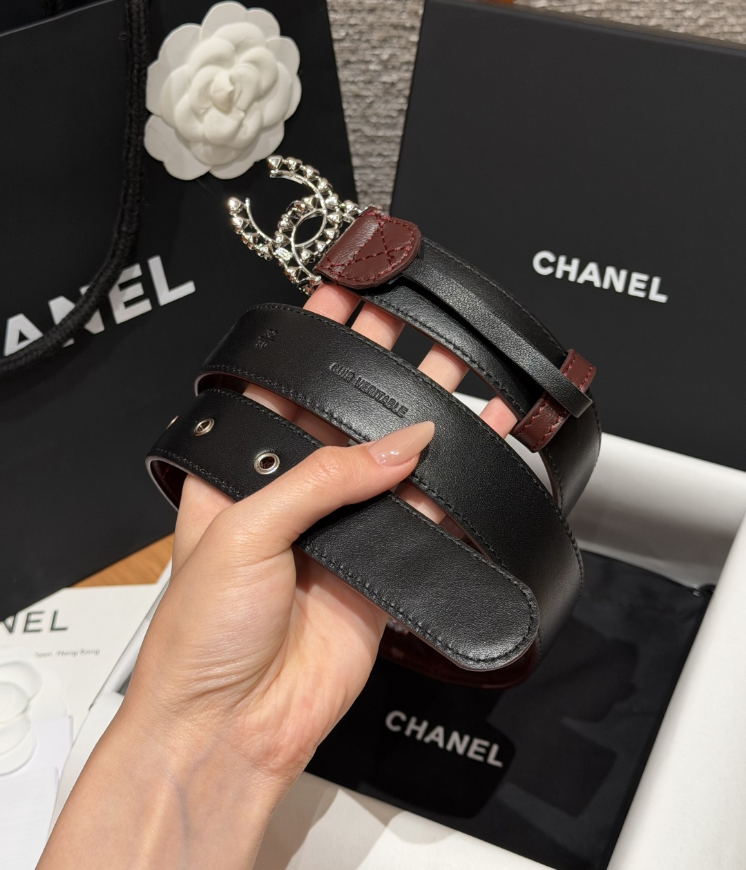 香家✨ Leather Belt 30mm皮质腰带 进口胎羊皮与金属。热门菱格绗缝小牛皮，标志性双C扣，裙装裤装都适配。