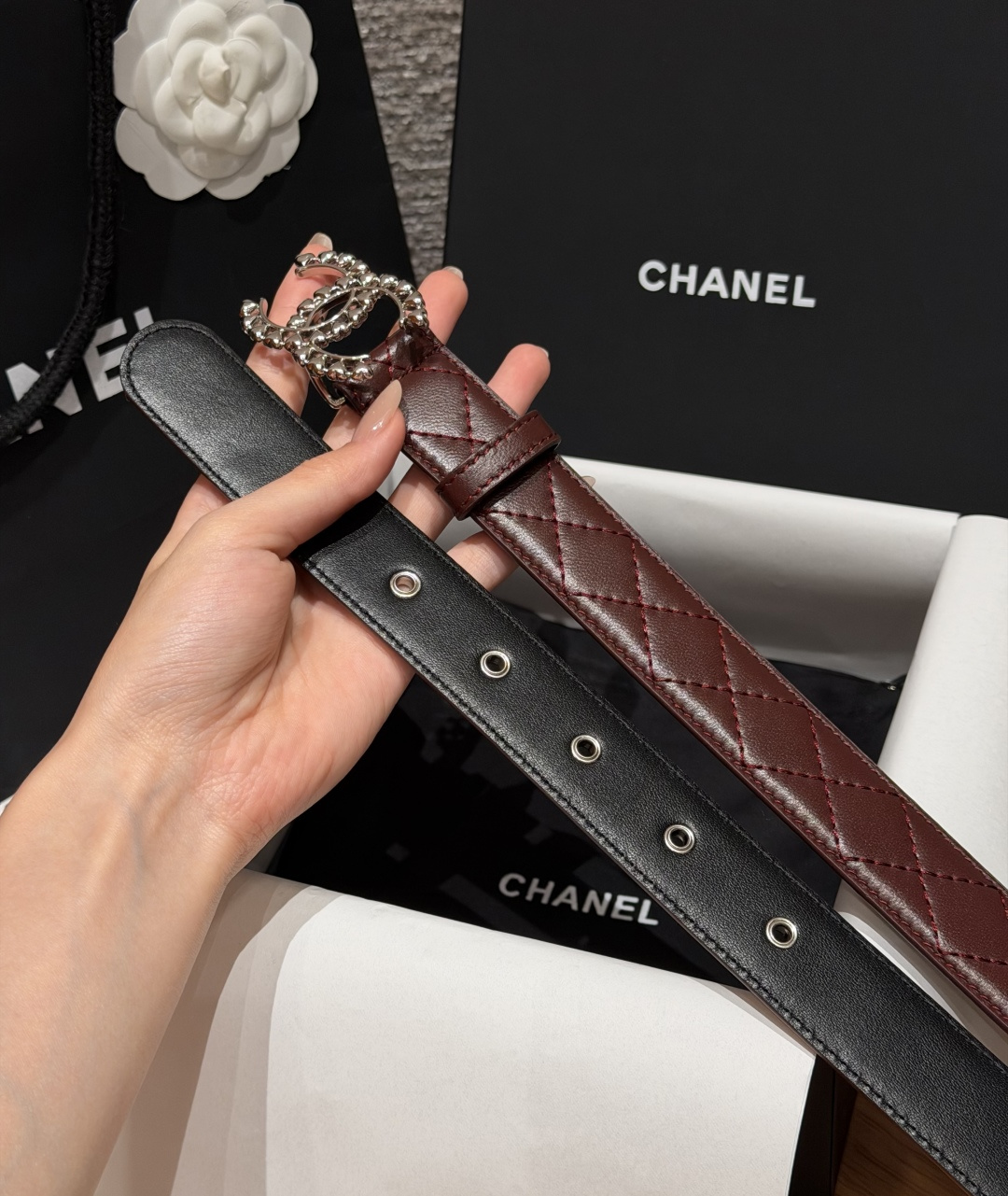 香家✨ Leather Belt 30mm皮质腰带 进口胎羊皮与金属。热门菱格绗缝小牛皮，标志性双C扣，裙装裤装都适配。