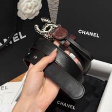 香家✨ Leather Belt 30mm皮质腰带 进口胎羊皮与金属。热门菱格绗缝小牛皮,标志性双C扣,裙装裤装都适配。 香家✨ Leather Belt 30mm皮质腰带 进口胎羊皮与金属。热门菱格绗缝小牛皮,标志性双C扣,裙装裤装都适配。