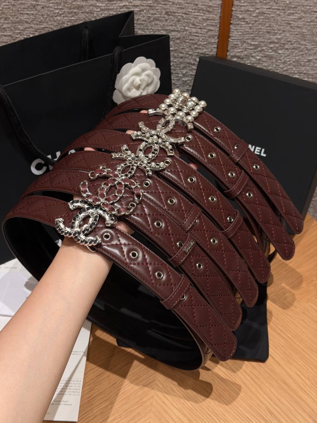 🥳集合对比图 香家✨ Leather Belt 30mm皮质腰带 进口胎羊皮与金属。热门菱格绗缝小牛皮,标志性双C扣,裙 🥳集合对比图 香家✨ Leather Belt 30mm皮质腰带 进口胎羊皮与金属。热门菱格绗缝小牛皮,标志性双C扣,裙