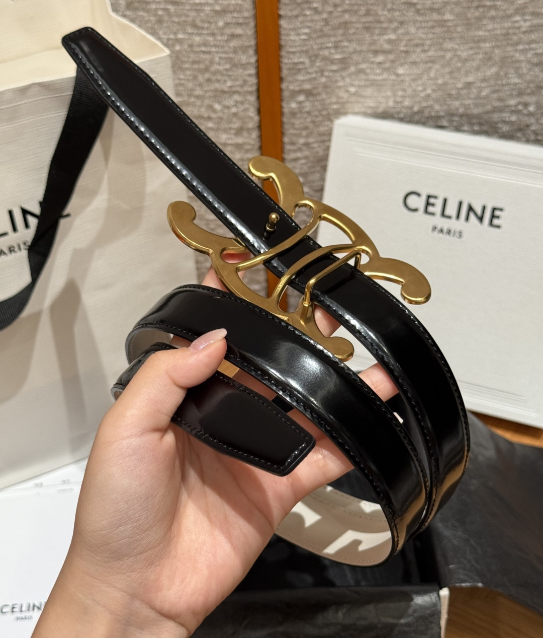 凯旋门✨ TRIOMPHE CORE BELT 25MM 皮带 TAURILLON皮革，牛皮革衬里，镂空TRIOMPHE