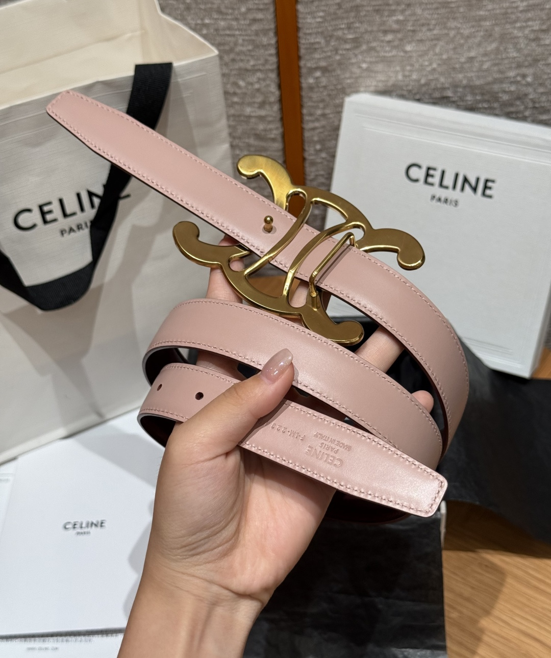 凯旋门✨ TRIOMPHE CORE BELT 25MM 皮带 TAURILLON皮革，牛皮革衬里，镂空TRIOMPHE