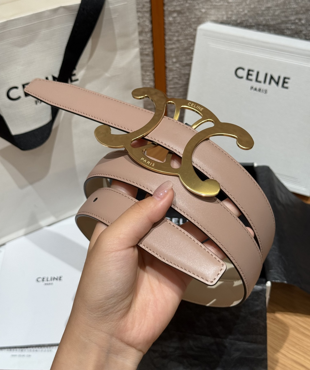 凯旋门✨ TRIOMPHE CORE BELT 25MM 皮带 TAURILLON皮革，牛皮革衬里，镂空TRIOMPHE