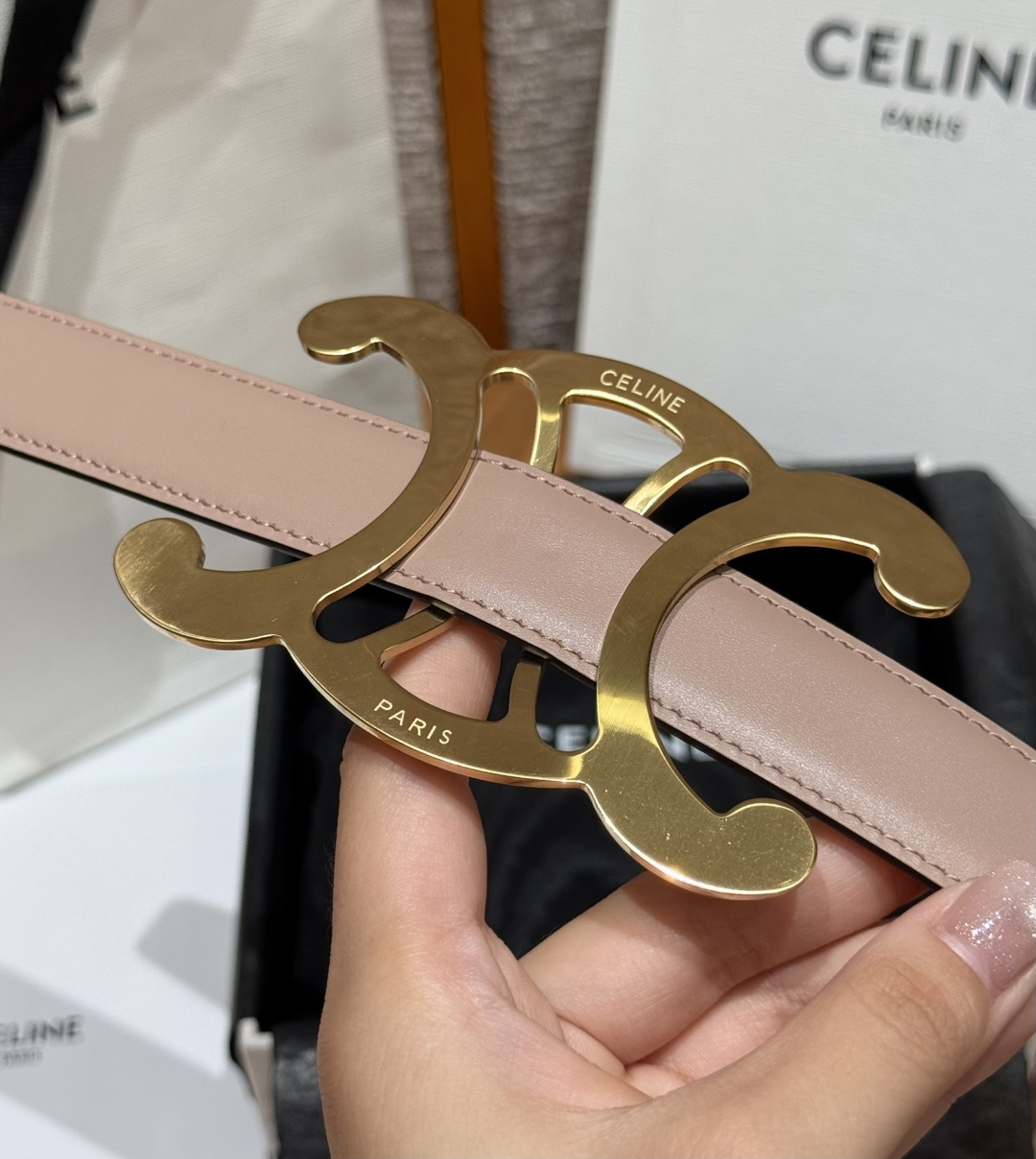 凯旋门✨ TRIOMPHE CORE BELT 25MM 皮带 TAURILLON皮革，牛皮革衬里，镂空TRIOMPHE