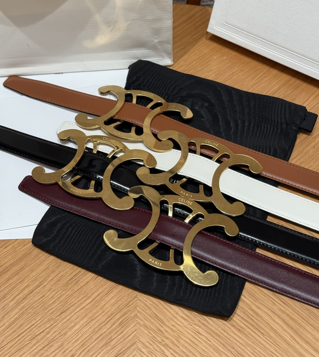 集合对比图 凯旋门✨ TRIOMPHE CORE BELT 25MM 皮带 TAURILLON皮革,牛皮革衬里,镂空TR 集合对比图 凯旋门✨ TRIOMPHE CORE BELT 25MM 皮带 TAURILLON皮革,牛皮革衬里,镂空TR