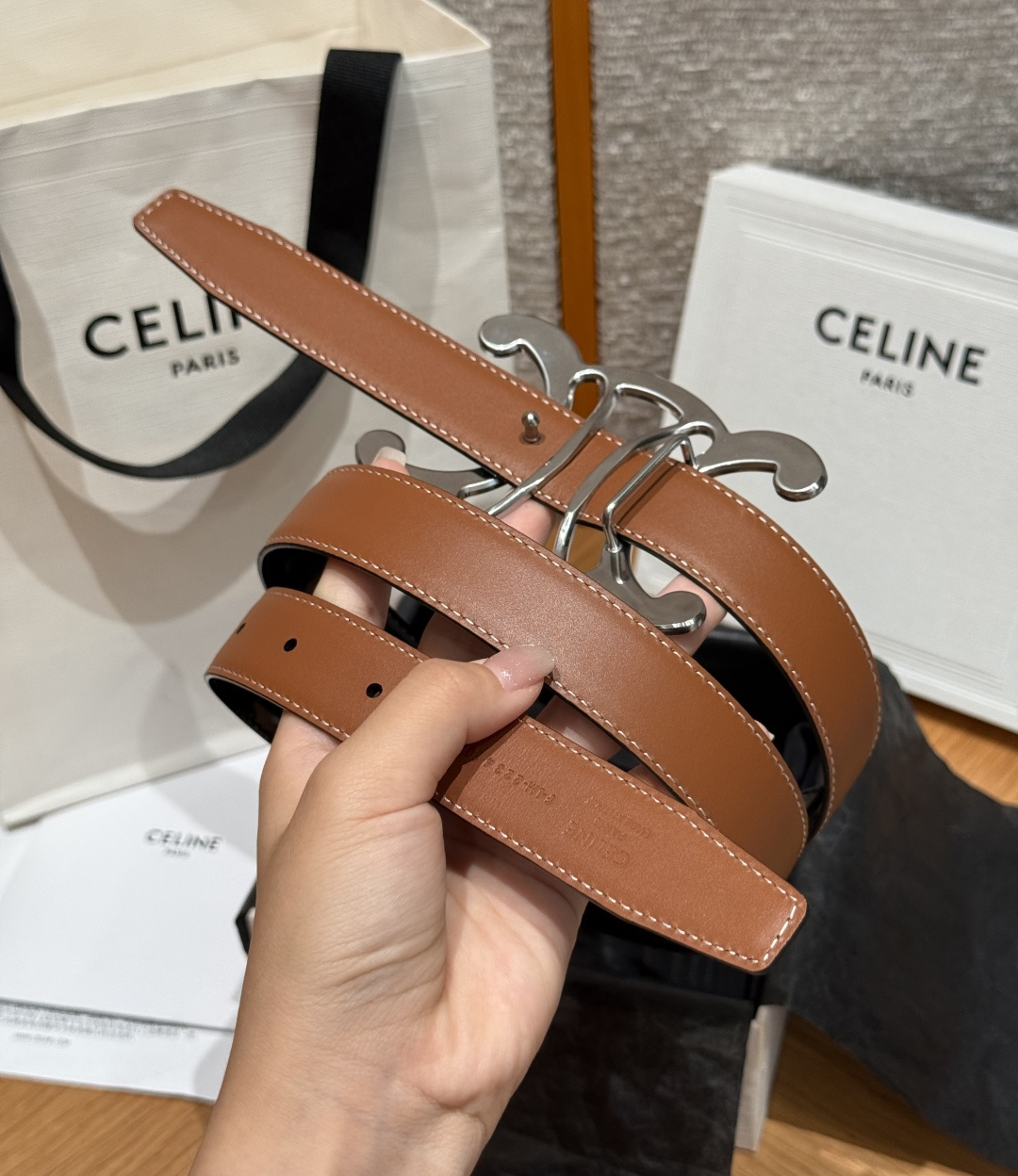 凯旋门✨ TRIOMPHE CORE BELT 25MM 皮带 TAURILLON皮革，牛皮革衬里，镂空TRIOMPHE