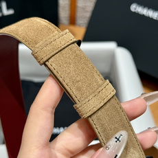 QQ-香家✨|26B 书包扣 腰带 香奶奶推出全新2026单品系列,解锁一年四季时尚穿搭单品,小牛皮及金属,黑色与酒红色 QQ-香家✨|26B 书包扣 腰带 香奶奶推出全新2026单品系列,解锁一年四季时尚穿搭单品,小牛皮及金属,黑色与酒红色