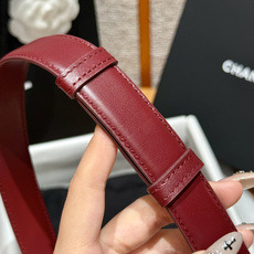 QQ-香家✨|26B 书包扣 腰带 香奶奶推出全新2026单品系列,解锁一年四季时尚穿搭单品,小牛皮及金属,黑色与酒红色 QQ-香家✨|26B 书包扣 腰带 香奶奶推出全新2026单品系列,解锁一年四季时尚穿搭单品,小牛皮及金属,黑色与酒红色