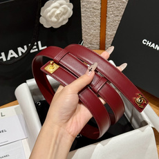QQ-香家✨|26B 书包扣 腰带 香奶奶推出全新2026单品系列,解锁一年四季时尚穿搭单品,小牛皮及金属,黑色与酒红色 QQ-香家✨|26B 书包扣 腰带 香奶奶推出全新2026单品系列,解锁一年四季时尚穿搭单品,小牛皮及金属,黑色与酒红色