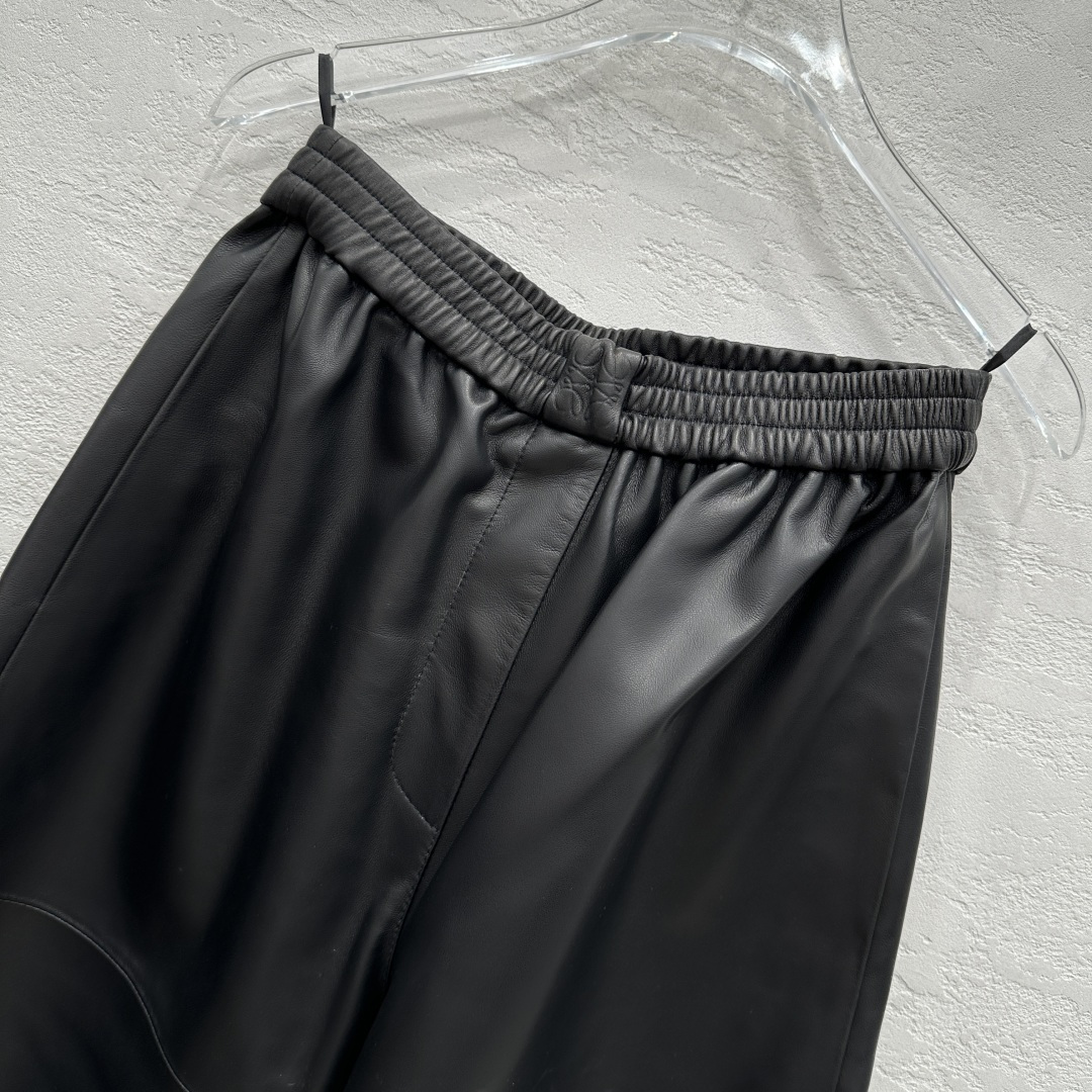 High-End Wide-Legged Suit with Deer Velvet Parchment, Exclusive Packaging, and Stylish Cut - 图片 2