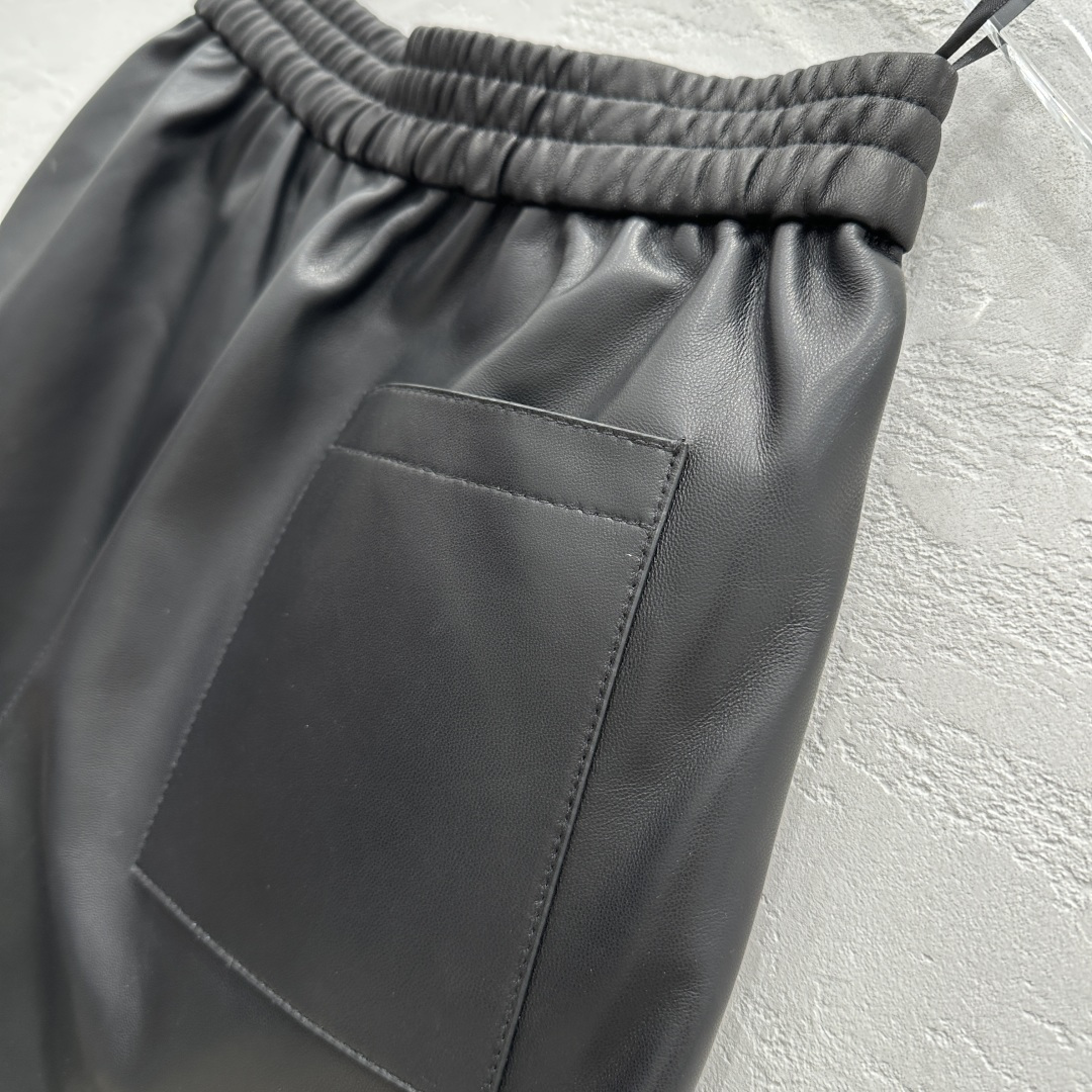 High-End Wide-Legged Suit with Deer Velvet Parchment, Exclusive Packaging, and Stylish Cut - 图片 8