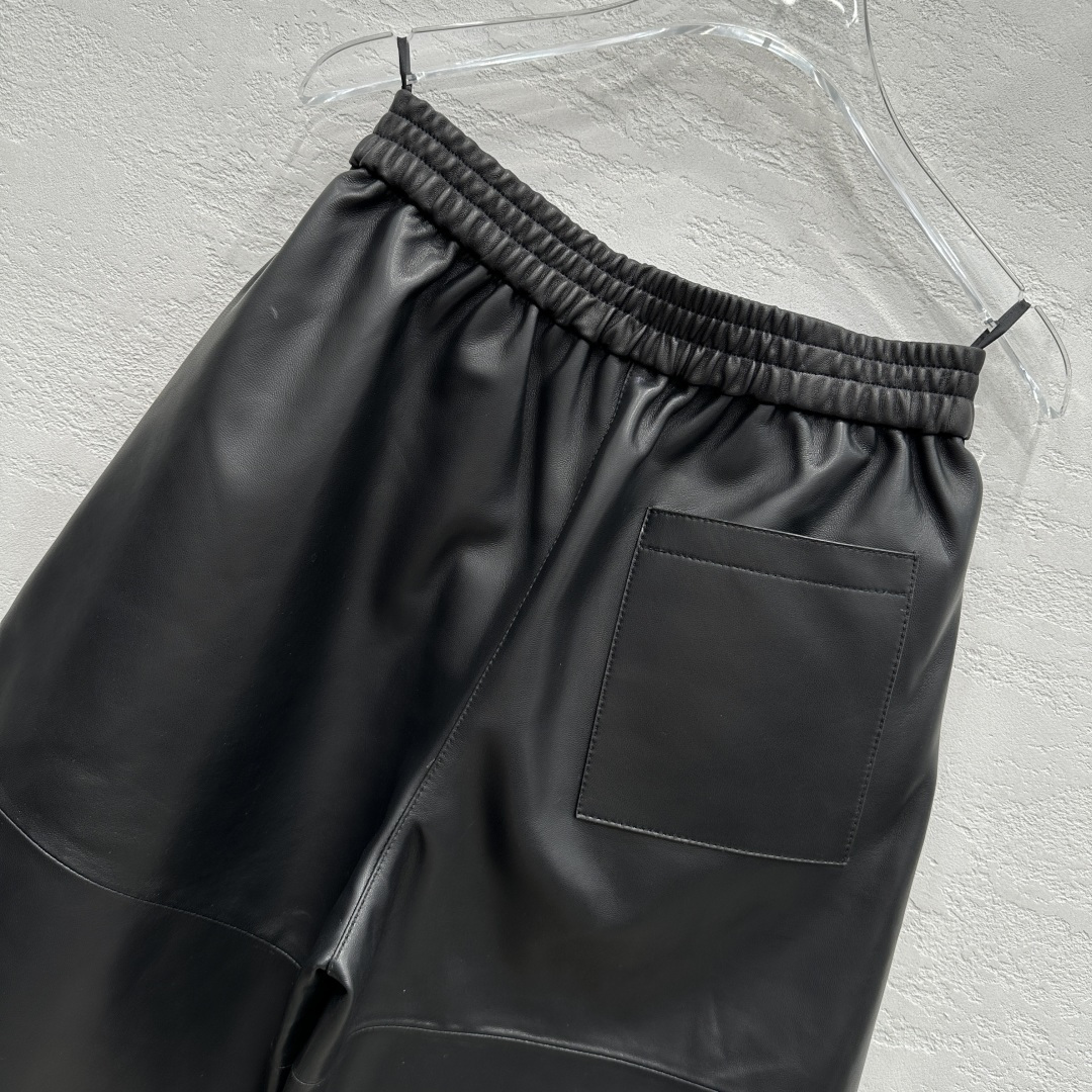 High-End Wide-Legged Suit with Deer Velvet Parchment, Exclusive Packaging, and Stylish Cut - 图片 7