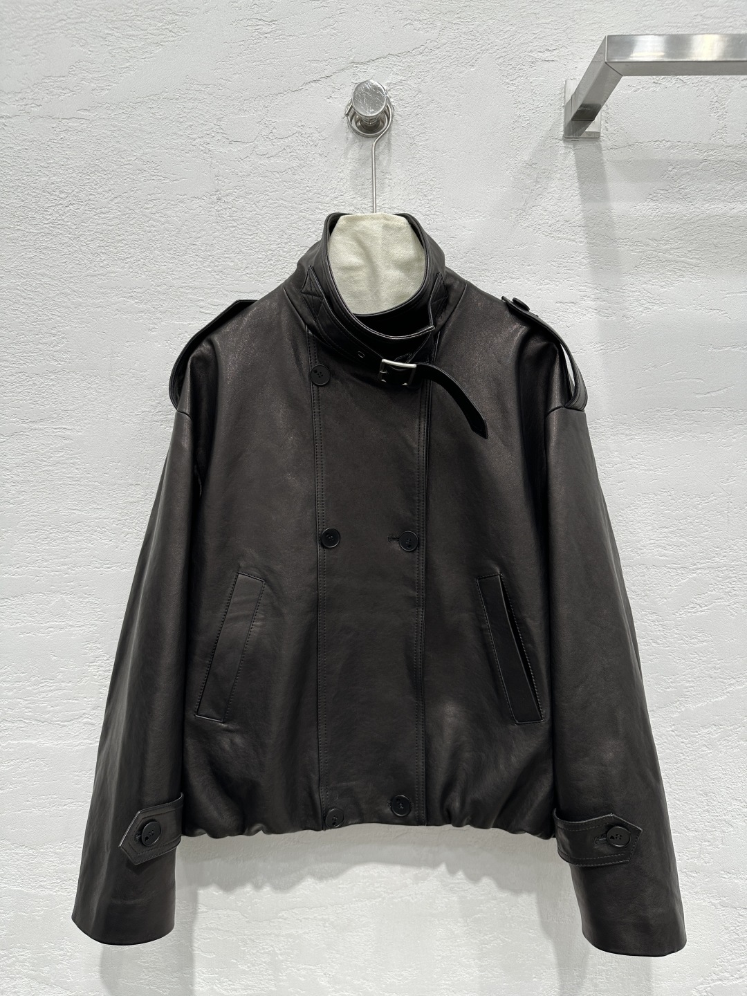 Balenciaga 25-Year-Old High-End Quality Dust-Proof Bag Jacket Overview