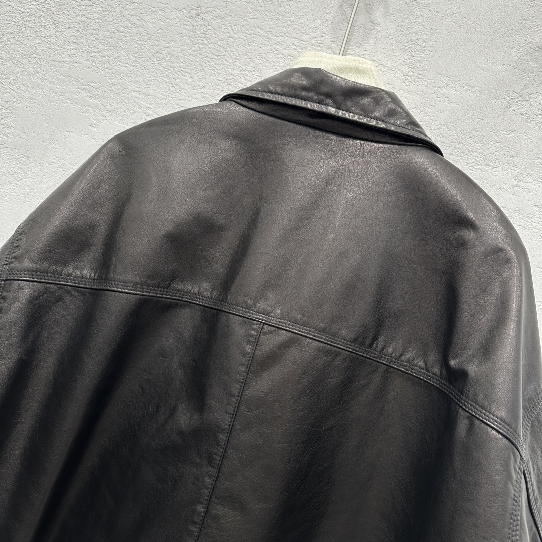 High-Quality Female Suit “P3072” with New Zealand Calf Leather – Classic and Stylish - 图片 6