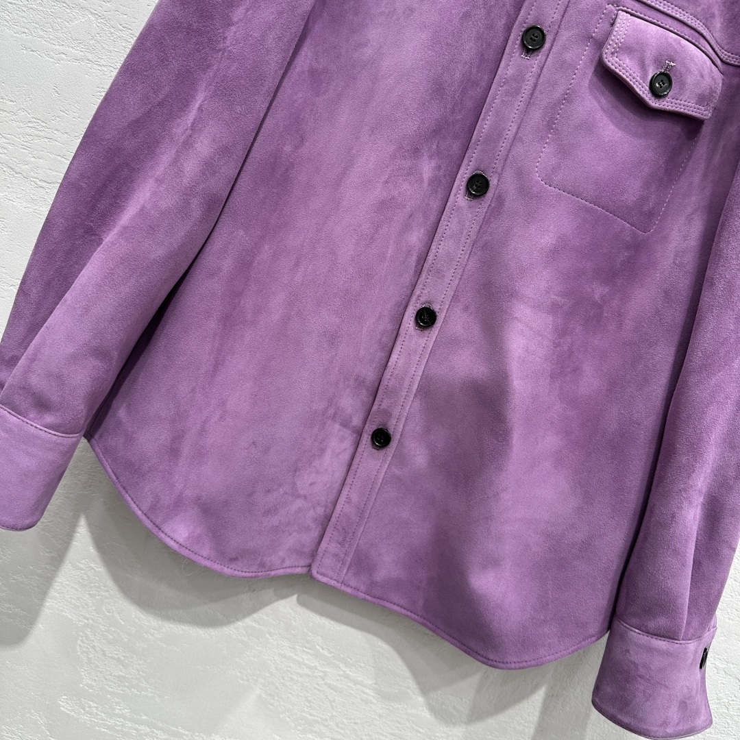 Fashionable One-Size-Fits-All Female Outfit with Premium Velvet and Custom-Made Details - 图片 3