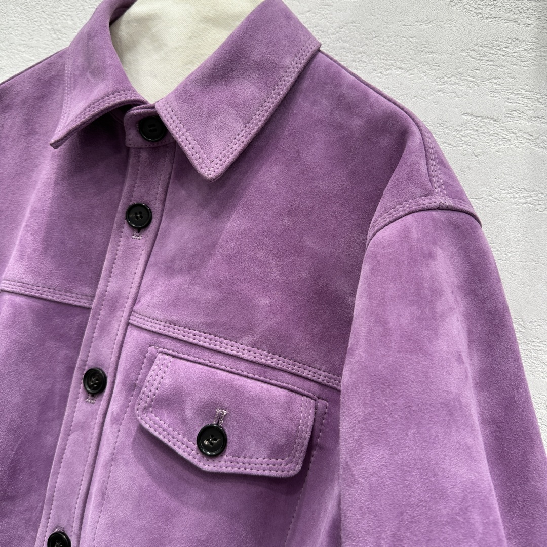 Fashionable One-Size-Fits-All Female Outfit with Premium Velvet and Custom-Made Details - 图片 5
