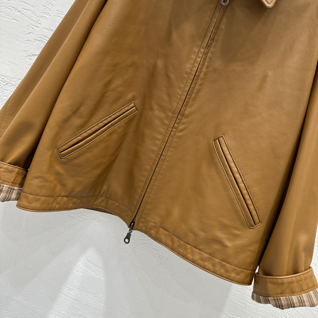 High-Quality Female Suit “P3072” with “The R*m25” Design, New Zealand Calf Leather, Classic Style. - 图片 3