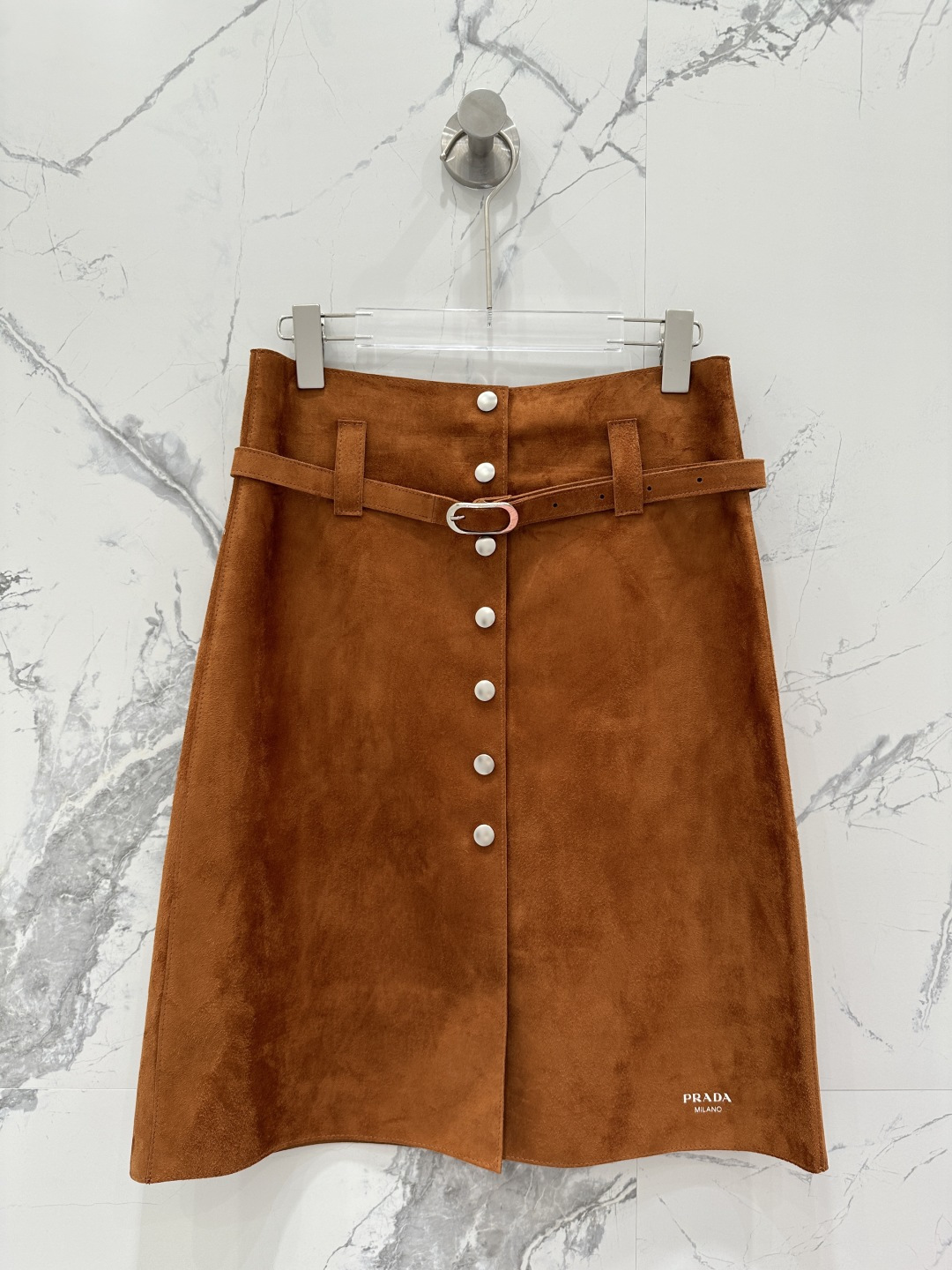 Pr*da25 Exclusive Velvet Skirt: High-End, Elegant, Custom-Made Design - 图片 1