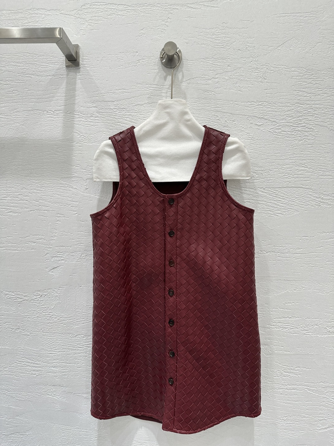 Bottega Veneta25 Sheep Skin Hand-Weaved Vest Collection: High-End Luxury Fashion