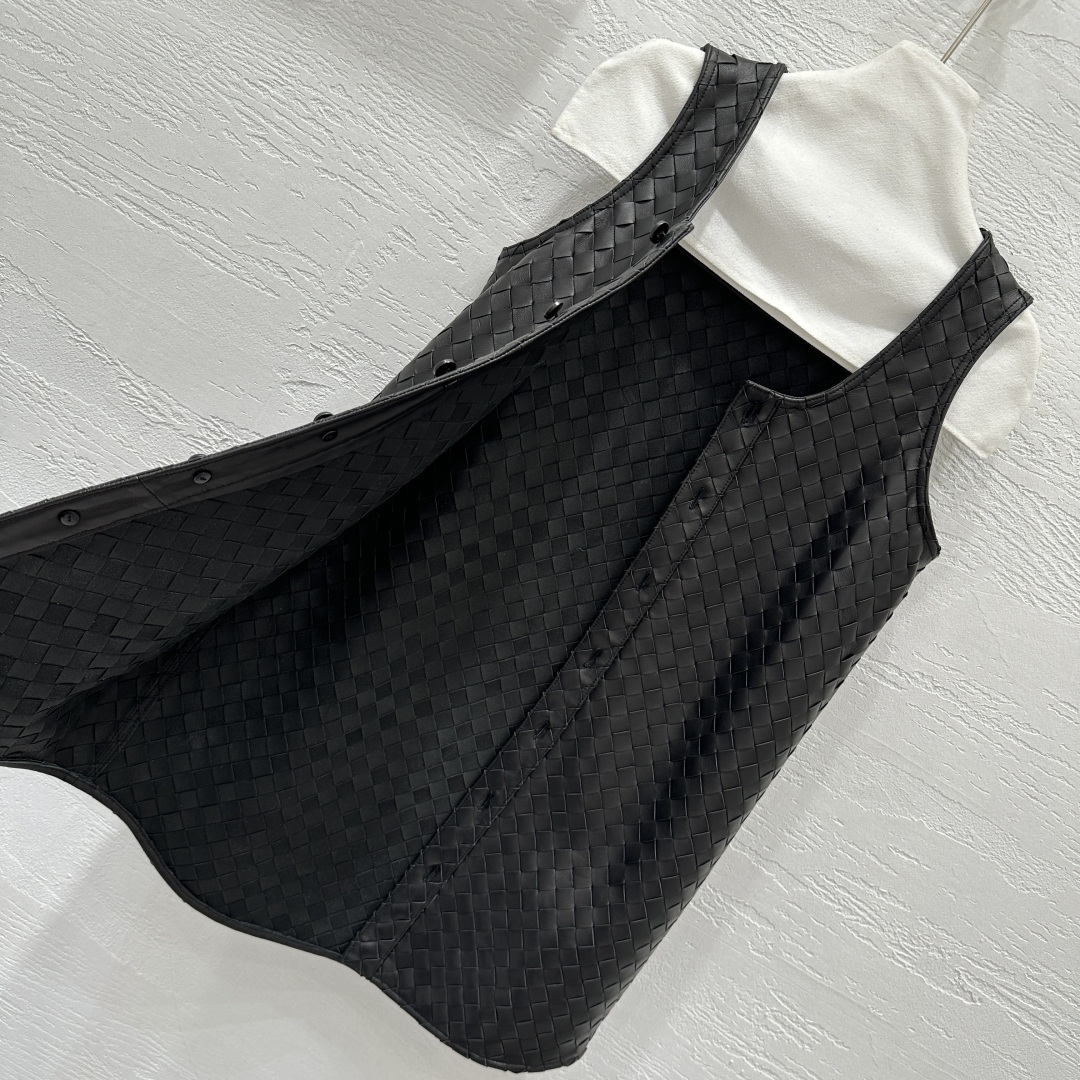 High-End Bot*ega Veneta Women’s Suit with Hand-Woven Vests – Top Quality Sheep Skin - 图片 7