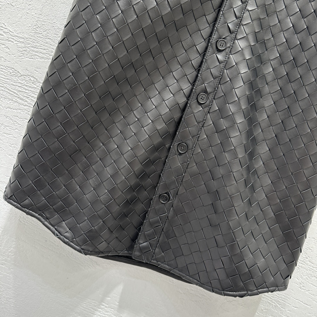 High-End Bot*ega Veneta Women’s Suit with Hand-Woven Vests – Top Quality Sheep Skin - 图片 3