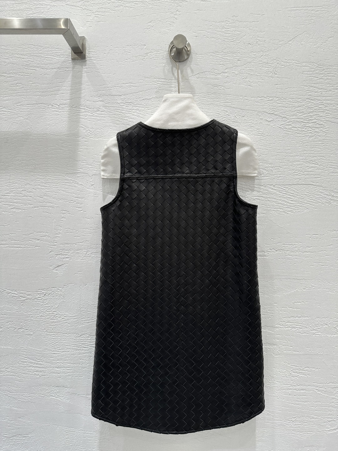 High-End Bot*ega Veneta Women’s Suit with Hand-Woven Vests – Top Quality Sheep Skin - 图片 5