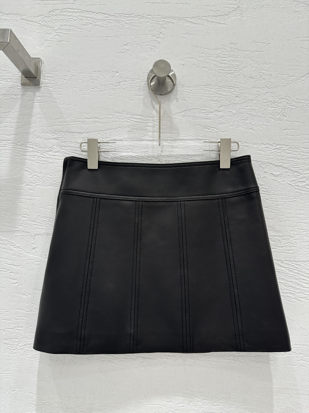“Customized Sheep Skin Skirt: Elegant, Stylish, and High-Quality Import with 3D Cut-Out Design” - 图片 7