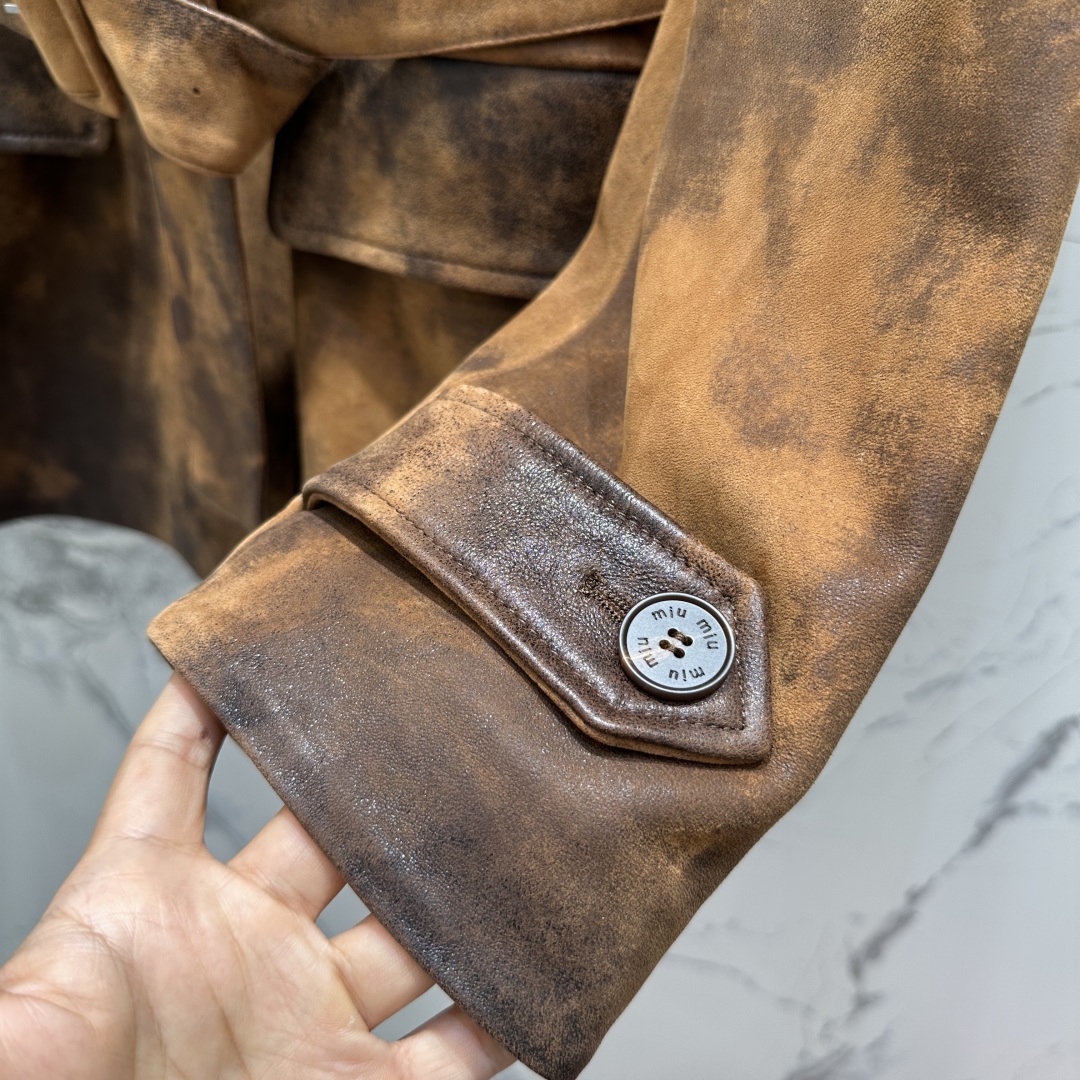 High-End Mium Fall Coat Jacket for Teens | Red-Brown Double-Buttoned Suit with Lambskin & Embroidery - 图片 4