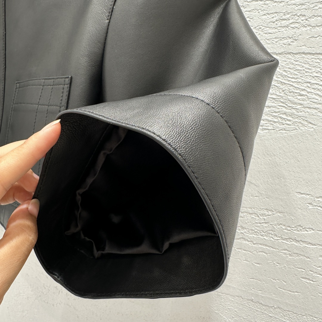 “High-Quality Lamb Cortex Bag with Dust-Proof Design for Fashionable Women – Handmade and Imported from New Zealand” - 图片 4