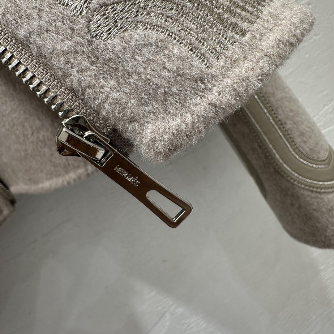 High-End Handmade Dust-Proof Bag: White Double-Sided Nymph Jacket Review - 图片 7