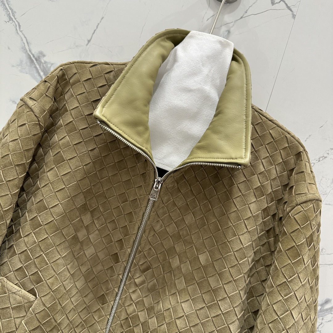 Bottega Veneta Suede Leather Jacket, Hand-Woven, Fall 2025 Collection, Unisex 3 cmp i1754546018482 7399 0 1