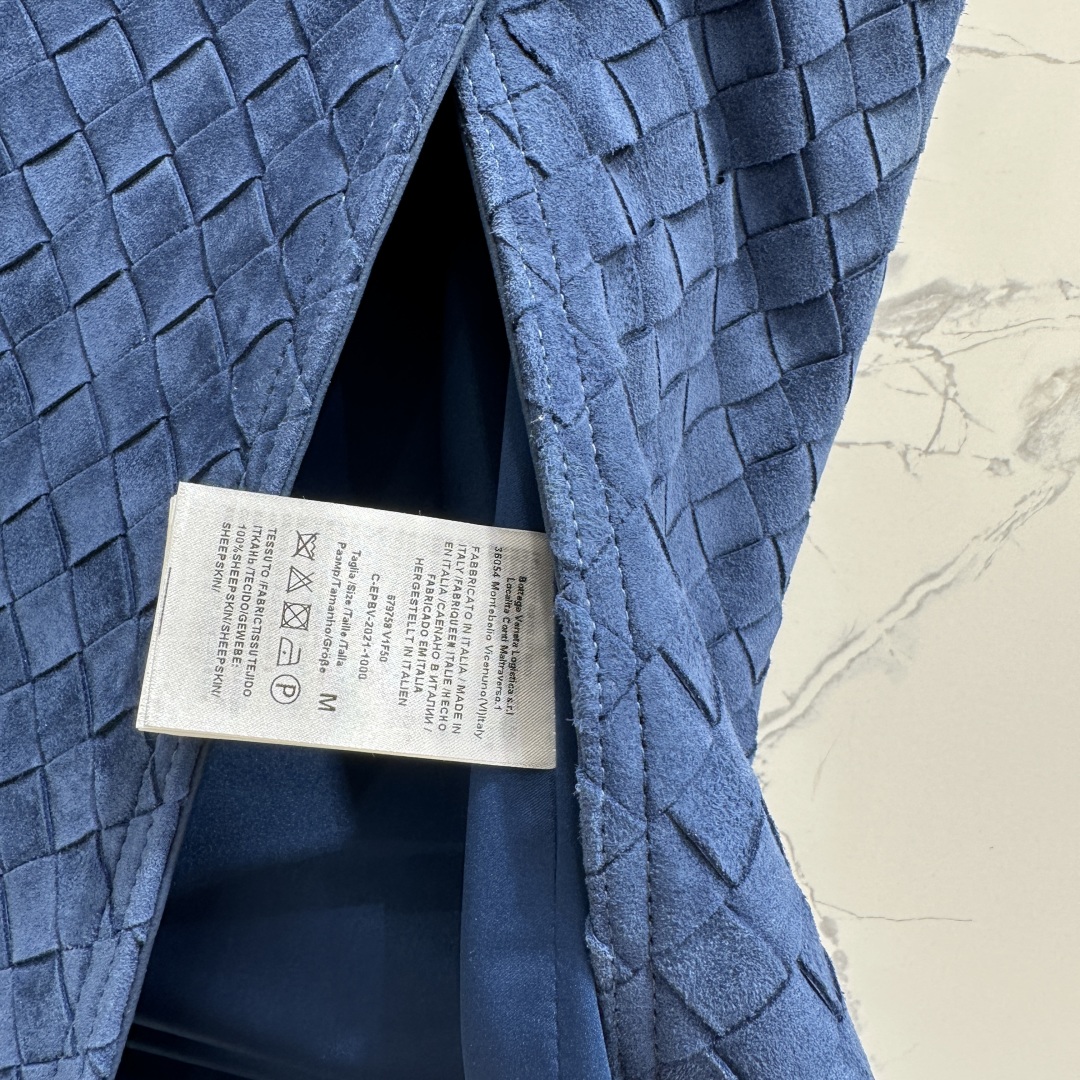 Luxury Bottega Veneta25 Female Suit with Dust-Proof Bags – High-End Quality, Handmade Deer Velvet, Advanced Fashion Design - 图片 6
