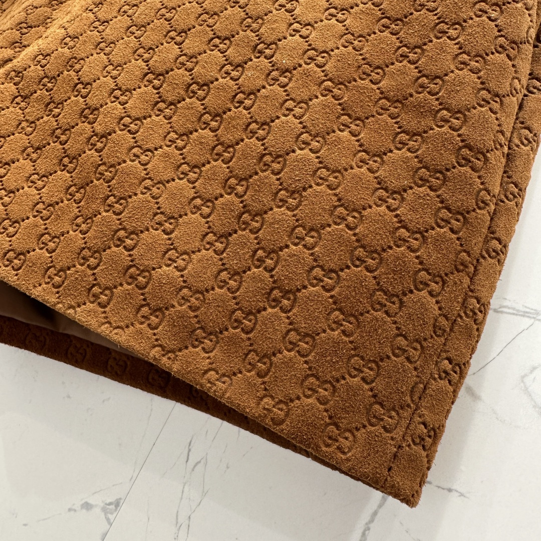 Fashionable P120 high-end single-quality coat for a stylish girl. Features dust-proof bag, deer velvet, and slim fit. - 图片 4