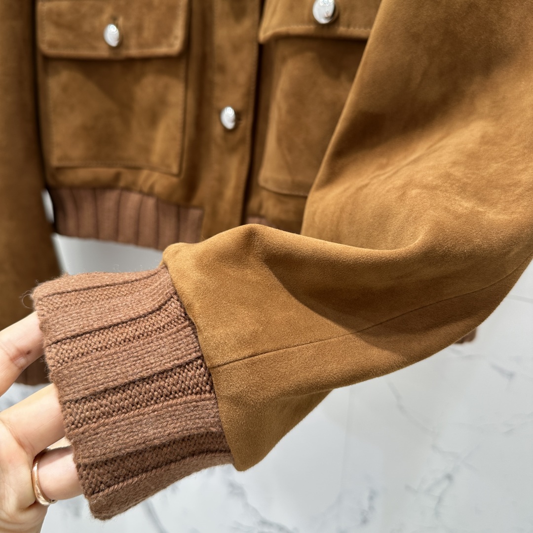 Title: P3240 Exclusive Velvet Jacket for Stylish Women Summary: High-quality, imported velvet jacket with fine details and custom-made features for a stylish look. - 图片 5
