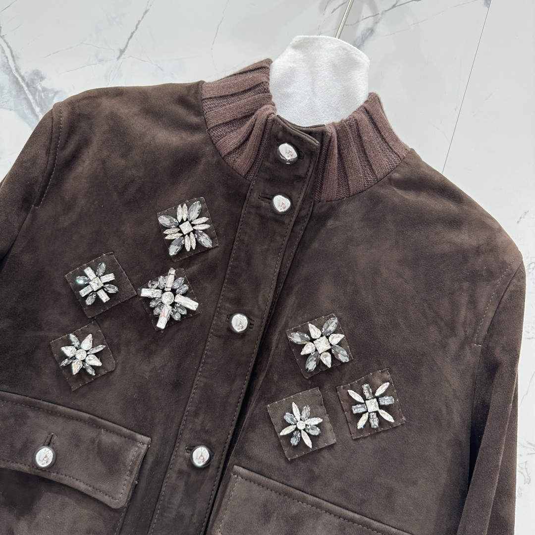 Miu Miu Suede Jacket - Retro Chic, Early Autumn Collection - Limited Edition 3 cmp i1754813286992 6567 0 1