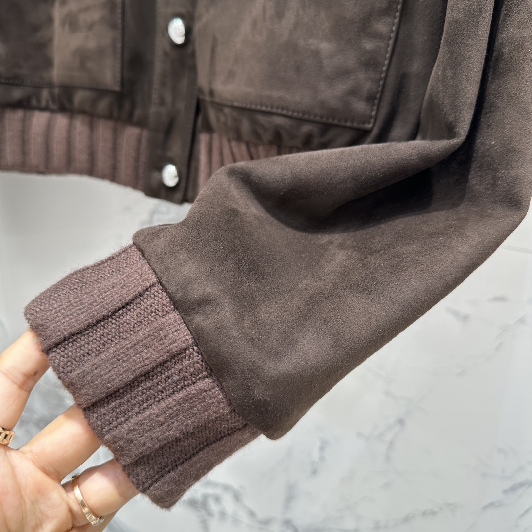 Miu Miu Suede Jacket - Retro Chic, Early Autumn Collection - Limited Edition 6 cmp i1754813341732 5335 0 4
